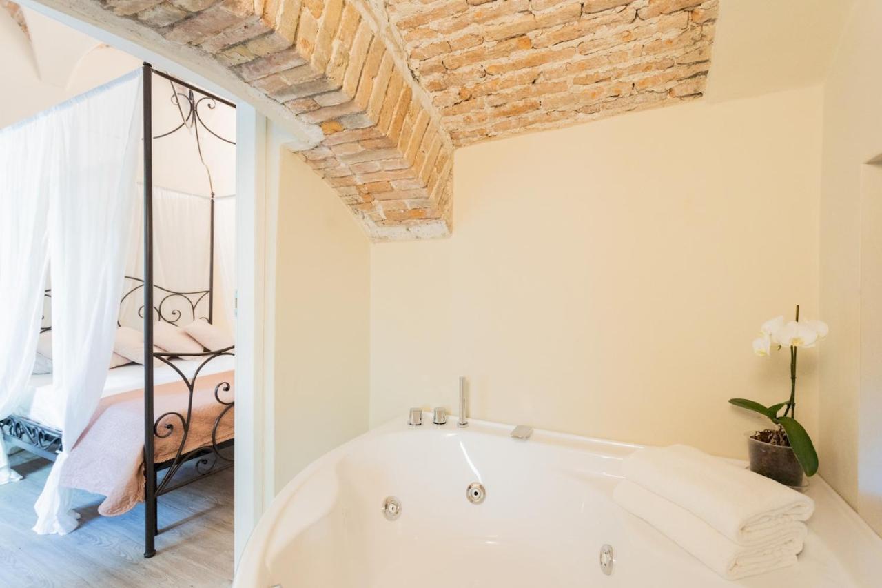 Romantic Escape City Centre With Jacuzzi & Parking By Rent All Como Bagian luar foto
