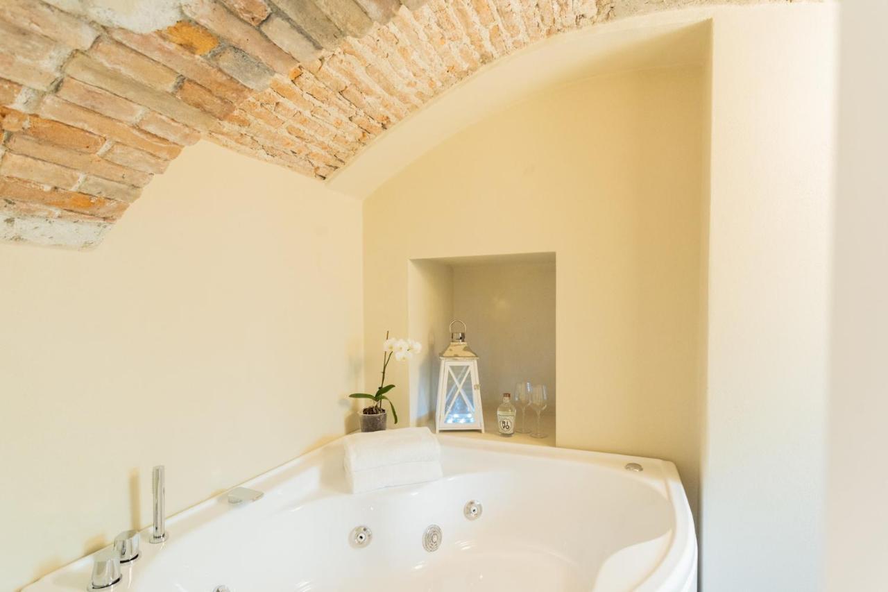 Romantic Escape City Centre With Jacuzzi & Parking By Rent All Como Bagian luar foto