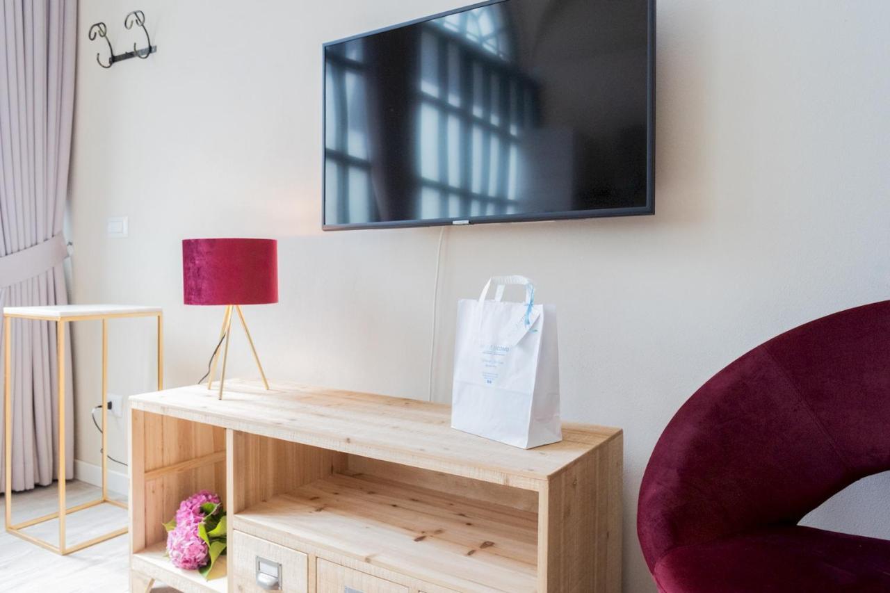 Romantic Escape City Centre With Jacuzzi & Parking By Rent All Como Bagian luar foto