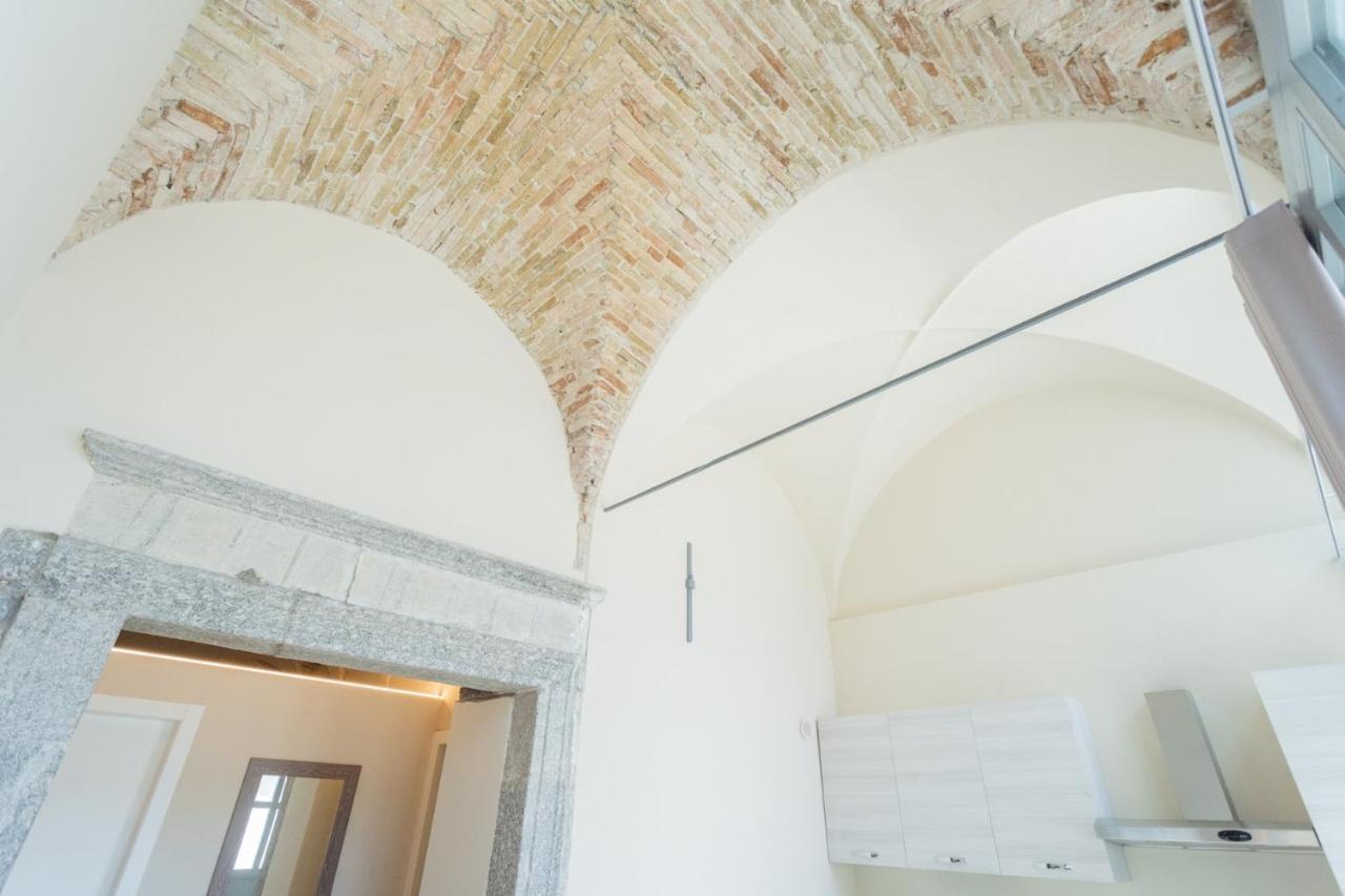 Romantic Escape City Centre With Jacuzzi & Parking By Rent All Como Bagian luar foto